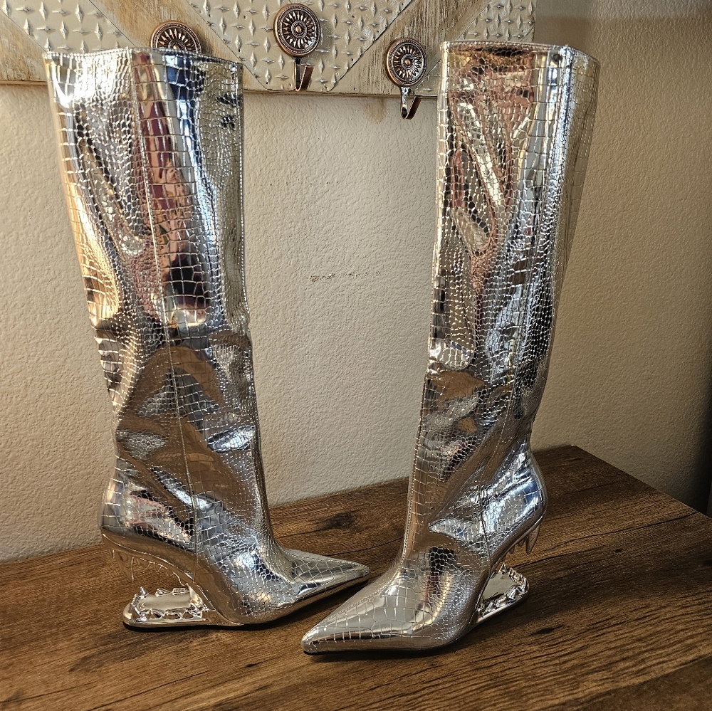 Goolita teeth heels knee high Boots ~ New In Box